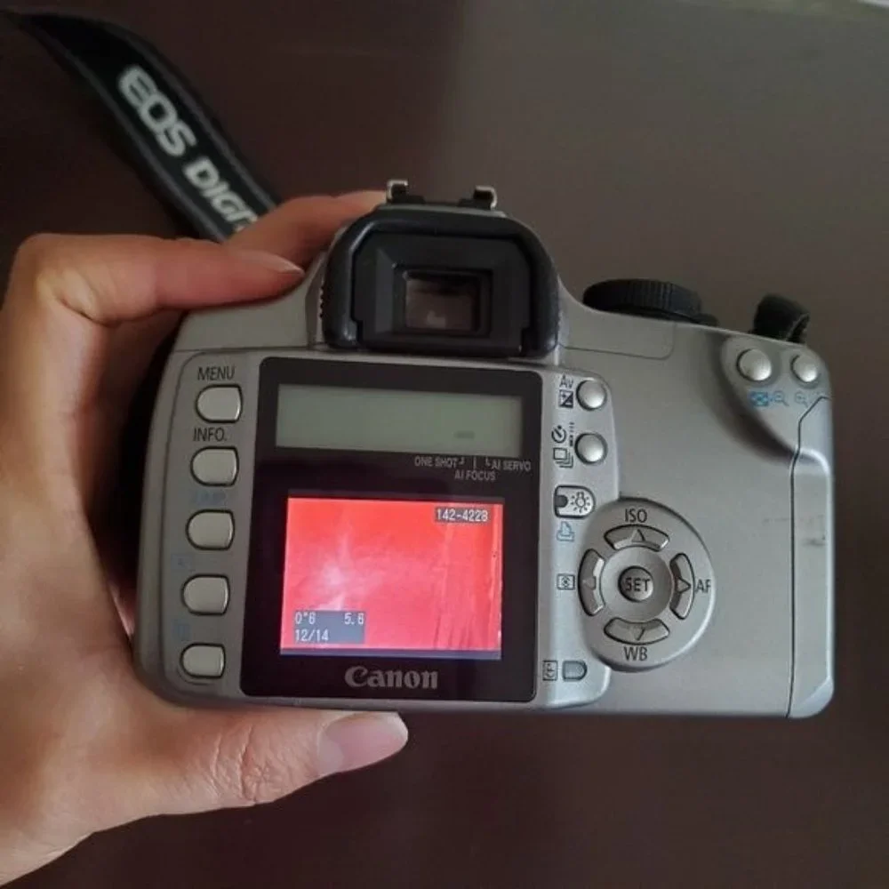 Canon EOS Digital Rebel XT EFS 18-55‎ mm